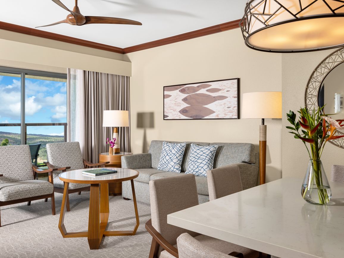 Villa Dining & Living Area, Mountain View